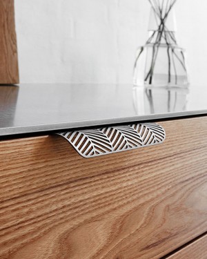 Ручка EDGE Filigree 176х45,3х21мм, м/о 80мм, нерж.