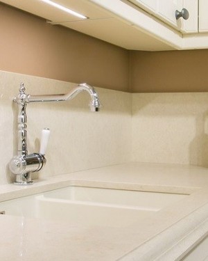 Стільниці з кварцевого каменю Vicostone BQ241