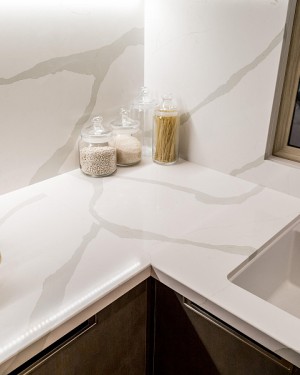 Стільниці з кварцевого каменю Vicostone BQ8270