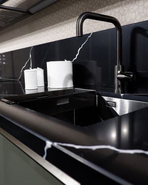 Стільниці з кварцевого каменю Vicostone BQ8740